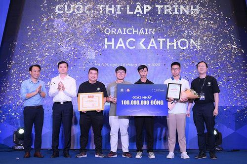 Nền tảng khoa học phi tập trung giành Giải nhất 100 triệu đồng thi lập trình