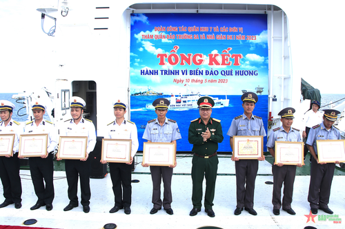 Chung một tấm lòng hướng về Trường Sa