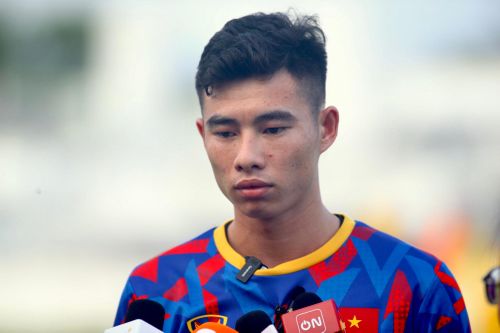 Báo Indonesia chê thủ môn Văn Chuẩn của U22 Việt Nam