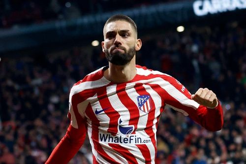 Barca thất bại vụ đổi Ferran Torres lấy Yannick Carrasco