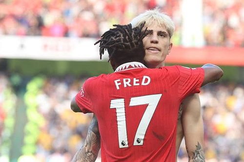 Thắng Wolves, MU lại nhiều hơn Liverpool 4 điểm trên BXH