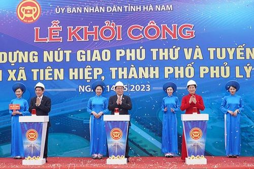Chủ tịch Quốc hội Vương Đình Huệ dự lễ Khởi công dự án nút giao Phú Thứ tại Hà Nam