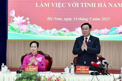 Chủ tịch Quốc hội Vương Đình Huệ làm việc với Ban Thường vụ Tỉnh ủy Hà Nam