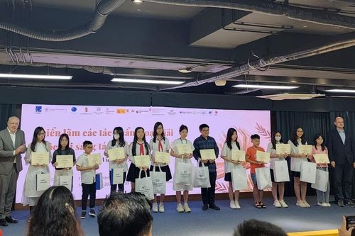 60 tác phẩm được trưng bày tại Triển lãm các tác phẩm đoạt giải cuộc thi 'Sáng tác về nhân vật châu Âu'