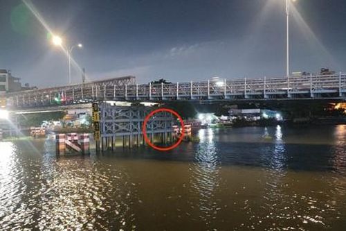 Cận cảnh cầu An Phú Đông sau sự cố sà lan đâm va vào trụ cầu