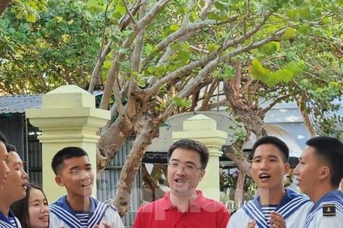 Khí chất 10 lời thề và chuyện hát ở Trường Sa