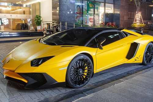 Lamborghini Aventador SV mui trần đầu tiên về Việt Nam bất ngờ quay lại Hà Nội