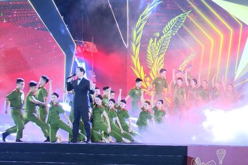 Một số tiết mục đặc sắc tại Chương trình Nghệ thuật 'Hoa tháng Năm dâng Người'