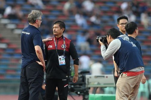 HLV Indonesia tiết lộ chiêu đánh bại U22 Việt Nam; Premier League xác nhận CLB đầu tiên rớt hạng