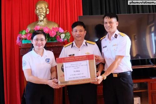 Những cán bộ Hội mang tình cảm hậu phương sâu nặng đến với Trường Sa