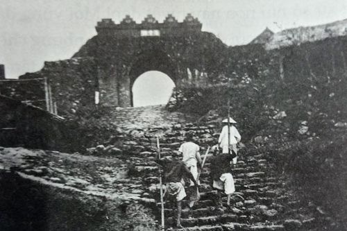Người Pháp qua đèo Hải Vân 150 năm trước