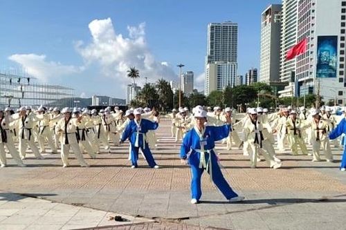 Hơn 350 người cao tuổi tham gia tổng duyệt đồng diễn dưỡng sinh