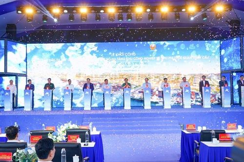 Thủ tướng dự Lễ khởi công Dự án đầu tư xây dựng - kinh doanh cơ sở hạ tầng Khu công nghiệp và Khu phi thuế quan Xuân Cầu