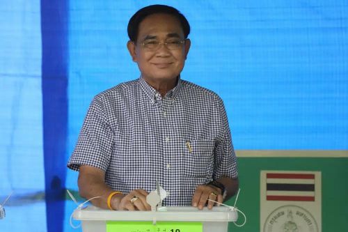 Cử tri Thái Lan nô nức đi bỏ phiếu trên toàn quốc sau 8 năm