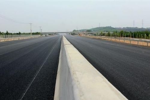 Đủ cơ sở nâng tốc độ đường cao tốc 4 làn xe lên 90km/h