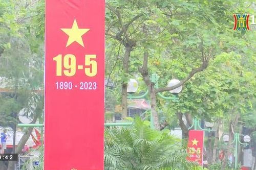 Hà Nội rực rỡ cờ hoa mừng ngày sinh nhật Bác