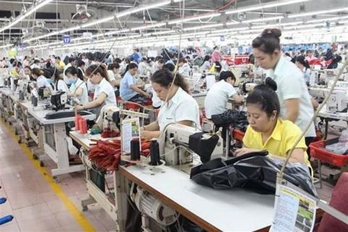 Giảm lãi suất cho vay để cứu doanh nghiệp