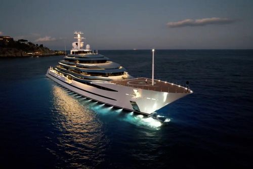 Siêu du thuyền 'hoàng gia' trị giá hơn 300 triệu USD