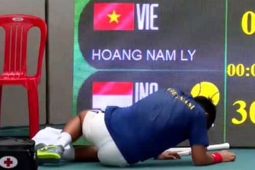 Lý Hoàng Nam viêm dạ dày cấp, nằm gục giữa trận chung kết SEA Games 32