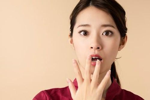 Đi xem mắt đối tượng mẹ mai mối, con gái bàng hoàng khi biết người được giới thiệu là ai