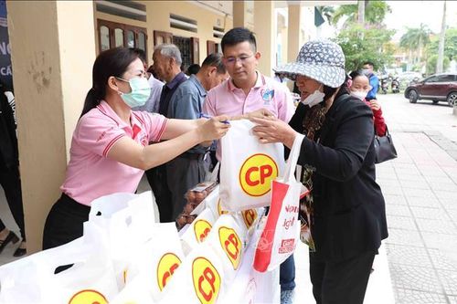 Thầy thuốc trẻ làm theo lời Bác, tình nguyện vì sức khỏe cộng đồng