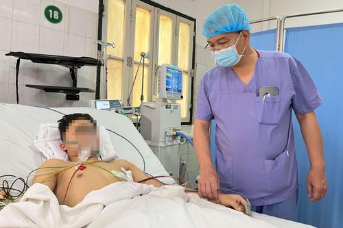Nam thanh niên 17 tuổi bị đa chấn thương do tai nạn giao thông