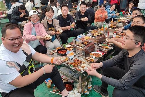 Vì sao du khách đổ xô tới Truy Bác