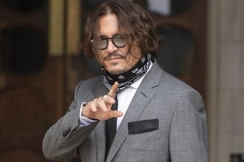 Johnny Depp ký hợp đồng quảng cáo béo bở với Dior