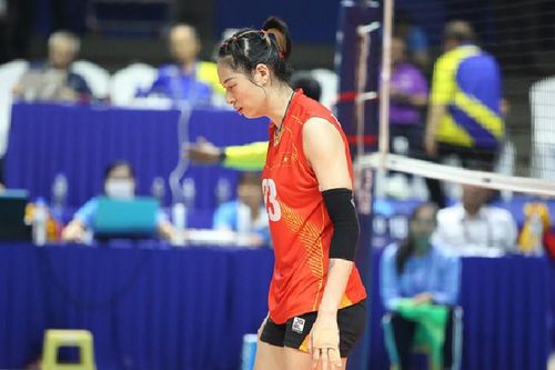 Chị cả bóng chuyền Trà Giang gửi tâm thư mong CĐV 'ngừng so sánh, chỉ trích', khẳng định Việt Nam không thua kém Thái Lan