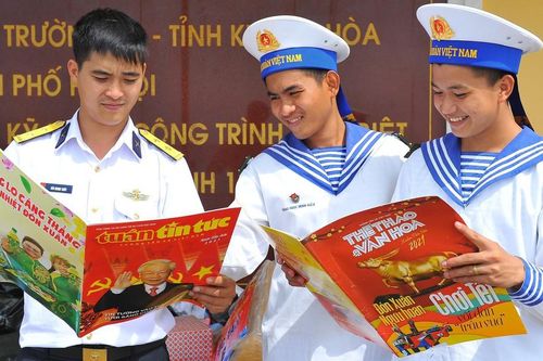 Tuyên truyền phát triển văn hóa đọc, giới thiệu sách về chủ quyền biển đảo về chủ đề 'Việt Nam - Đất nước bên bờ sóng'