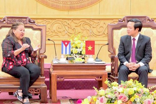 Đoàn đại biểu cấp cao Hội Liên hiệp Phụ nữ Cuba thăm, làm việc tại Ninh Bình