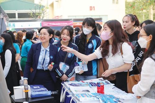 Để hệ thống chính trị thu hút được nhân tài - Bài 1: Chật vật 'hút' người tài