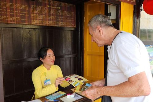 Ngày đầu Hội An soát vé theo phương án mới: Du khách và đơn vị lữ hành ủng hộ