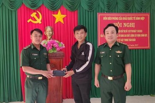 Nhặt được của rơi trả người đánh mất
