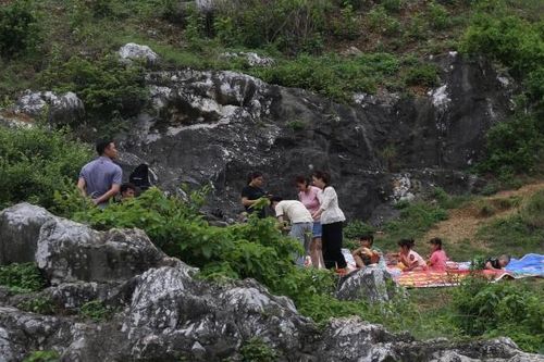 Vẻ đẹp hoang sơ của 'cao nguyên đá' núi Trầm giữa lòng Thủ đô Hà Nội
