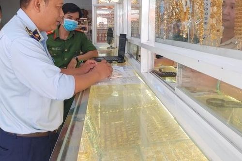 Kiên Giang phát hiện 2 doanh nghiệp kinh doanh trang sức nghi làm từ ngà voi