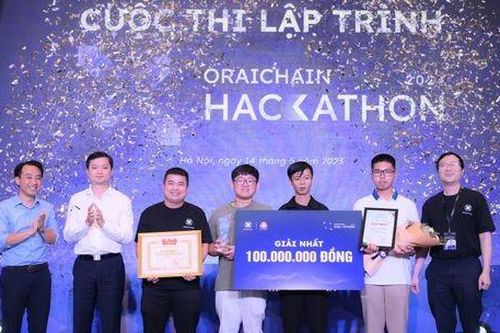 Nhóm nam sinh TPHCM và kỹ sư Huế giành giải nhất thi lập trình 100 triệu đồng