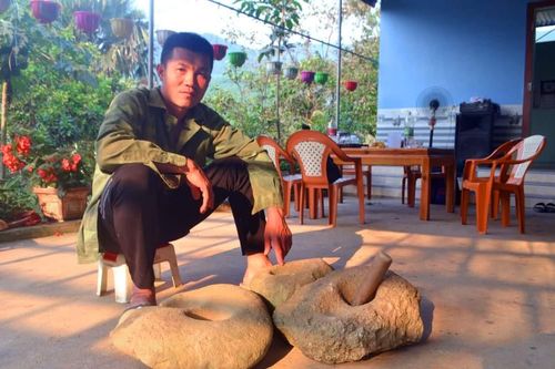 Phát hiện nhiều cối, chày đá nghi cổ vật thời tiền sử