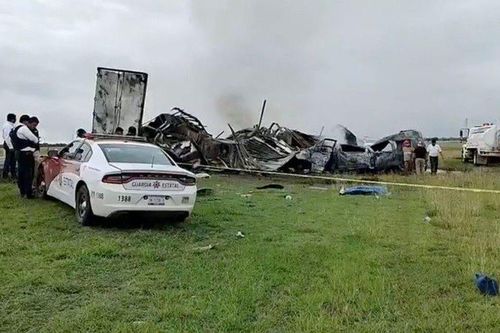 Mexico: 26 người chết trong vụ tai nạn xe tải đâm xe khách