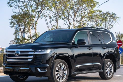 Toyota Land Cruiser 2021 lăn bánh 3,5 vạn km vẫn có giá gần 5 tỷ đồng