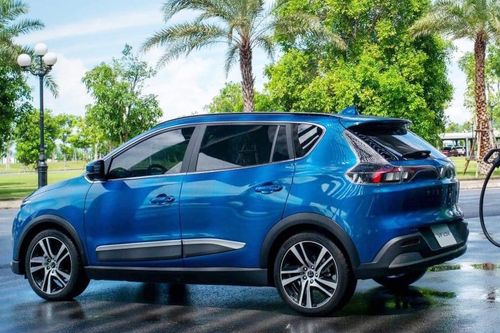 Top xe đa dụng tháng 4: VinFast VF e34 bất ngờ soán ngôi Toyota Corolla Cross