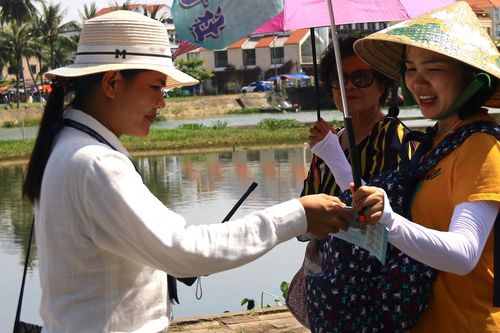 Ngày đầu 'siết' thu phí khách đoàn, Hội An tăng gấp đôi lực lượng giám sát