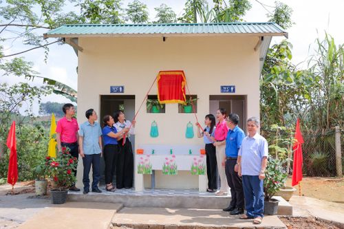Khánh thành 10 nhà vệ sinh trường học: Mang điều ước tới cho em