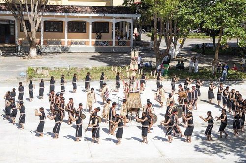 Để tiếng cồng chiêng mãi ngân vang nơi đại ngàn