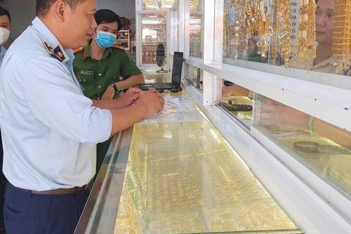 Kiên Giang: Kiểm tra cửa hàng kinh doanh trang sức nghi làm từ ngà voi