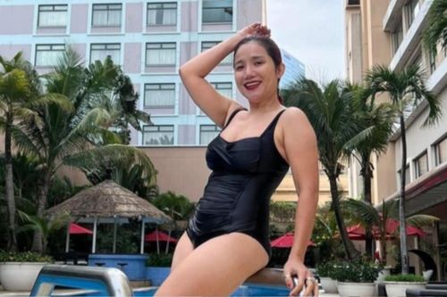 Những lần 'bà mai' Cát Tường diện bikini khiến dân tình... ná thở
