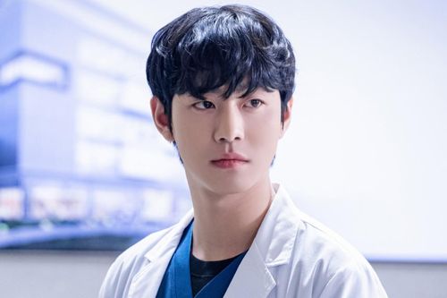 Người Thầy Y Đức 3 của Ahn Hyo Seop bị khán giả quay lưng