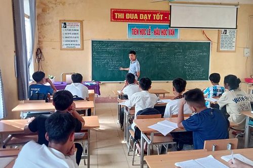 Ra khỏi vùng khó, còn đó nhiều nỗi lo... (Bài 2): Dọc ngang nỗi niềm nhà giáo