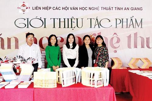Chú trọng sáng tác, quảng bá tác phẩm văn học - nghệ thuật