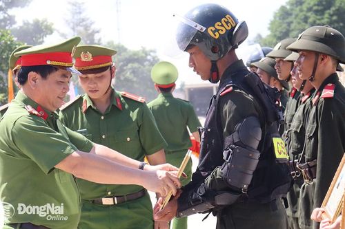Gần 1,7 ngàn công dân hoàn thành khóa huấn luyện chiến sĩ mới